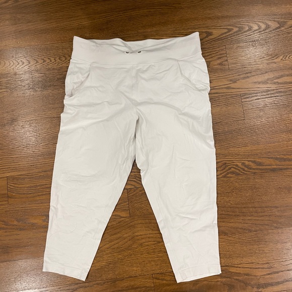 WHITE cropped align jogger - Picture 2 of 4